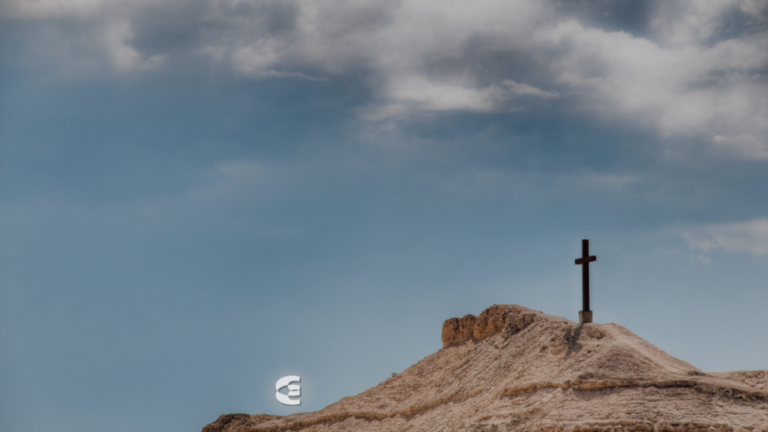 A Cruz: Escândalo para o mundo, glória para os crentes